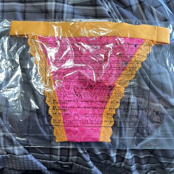 Forever 21 Contrast Lace Bikini Panties - Picture 6 of 6